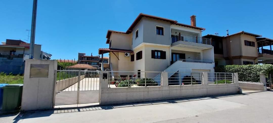 Milias Apartment'S Ierissos Exterior photo